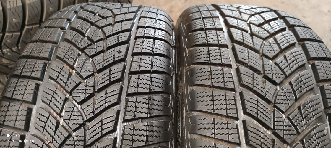 lamellrehv Goodyear UltraGrip Ice 2+